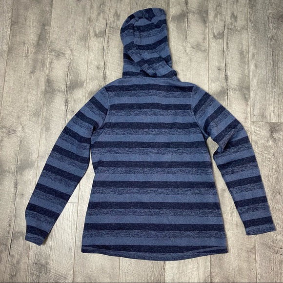 Warm cozy striped sweater medium - Picture 6 of 6